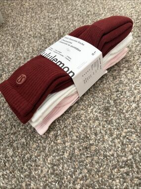 Lululemon 3 Pack Large Crew Length Sock Trio - Burgundy, White & Light Pink